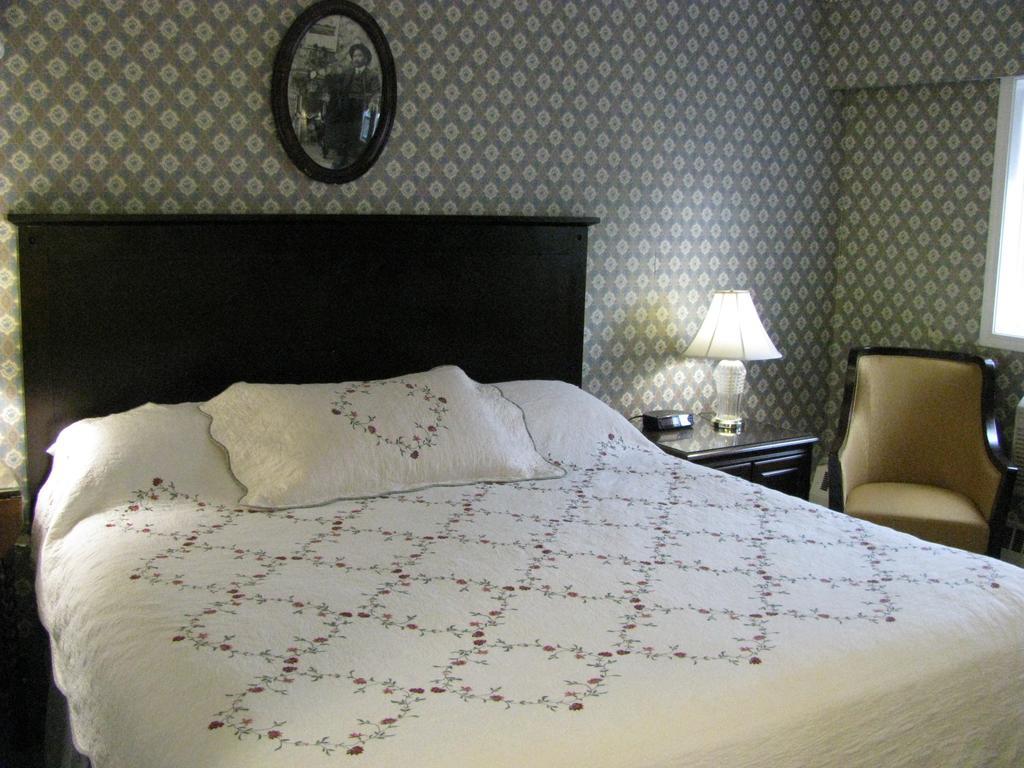 Billy Barker Casino Hotel Quesnel Extérieur photo