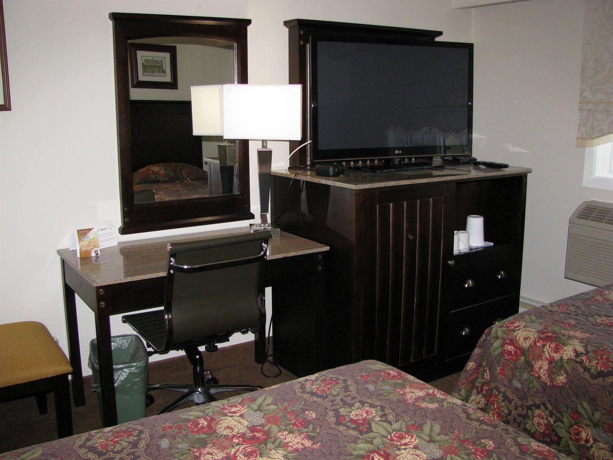 Billy Barker Casino Hotel Quesnel Extérieur photo