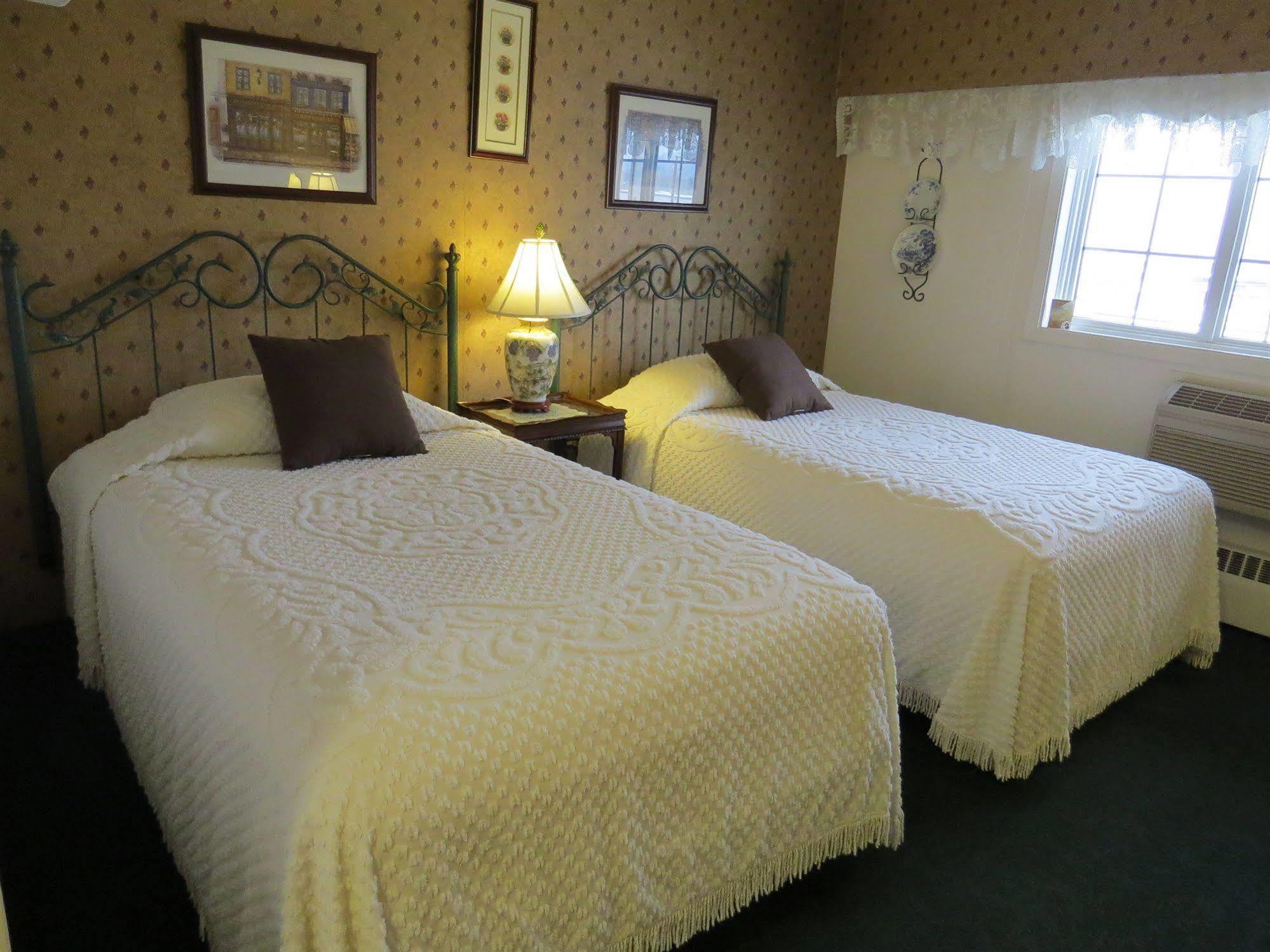 Billy Barker Casino Hotel Quesnel Extérieur photo
