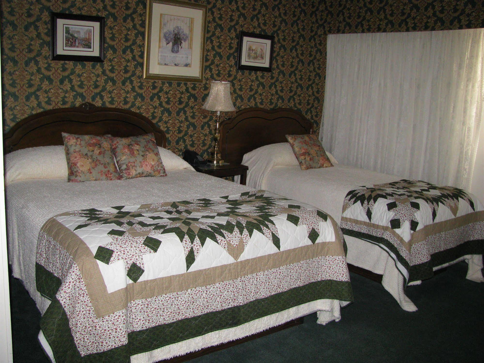 Billy Barker Casino Hotel Quesnel Extérieur photo